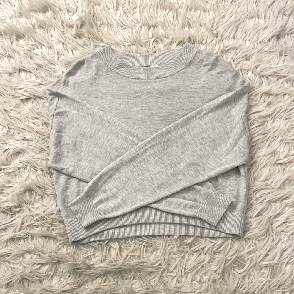 cropped h&m sweater size small